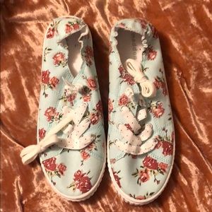 Madden girl baby blue floral shoes
